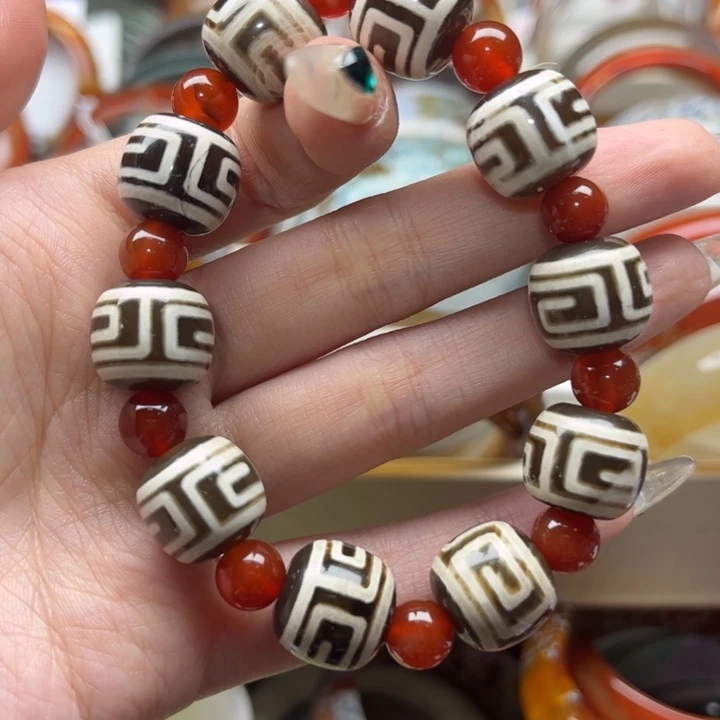 玛瑙/玉髓手镯未镶嵌