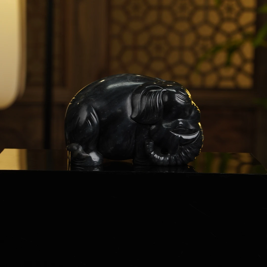 【清】墨玉象（高6cm宽10cm重471g）