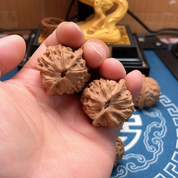文玩核桃吊坠天地