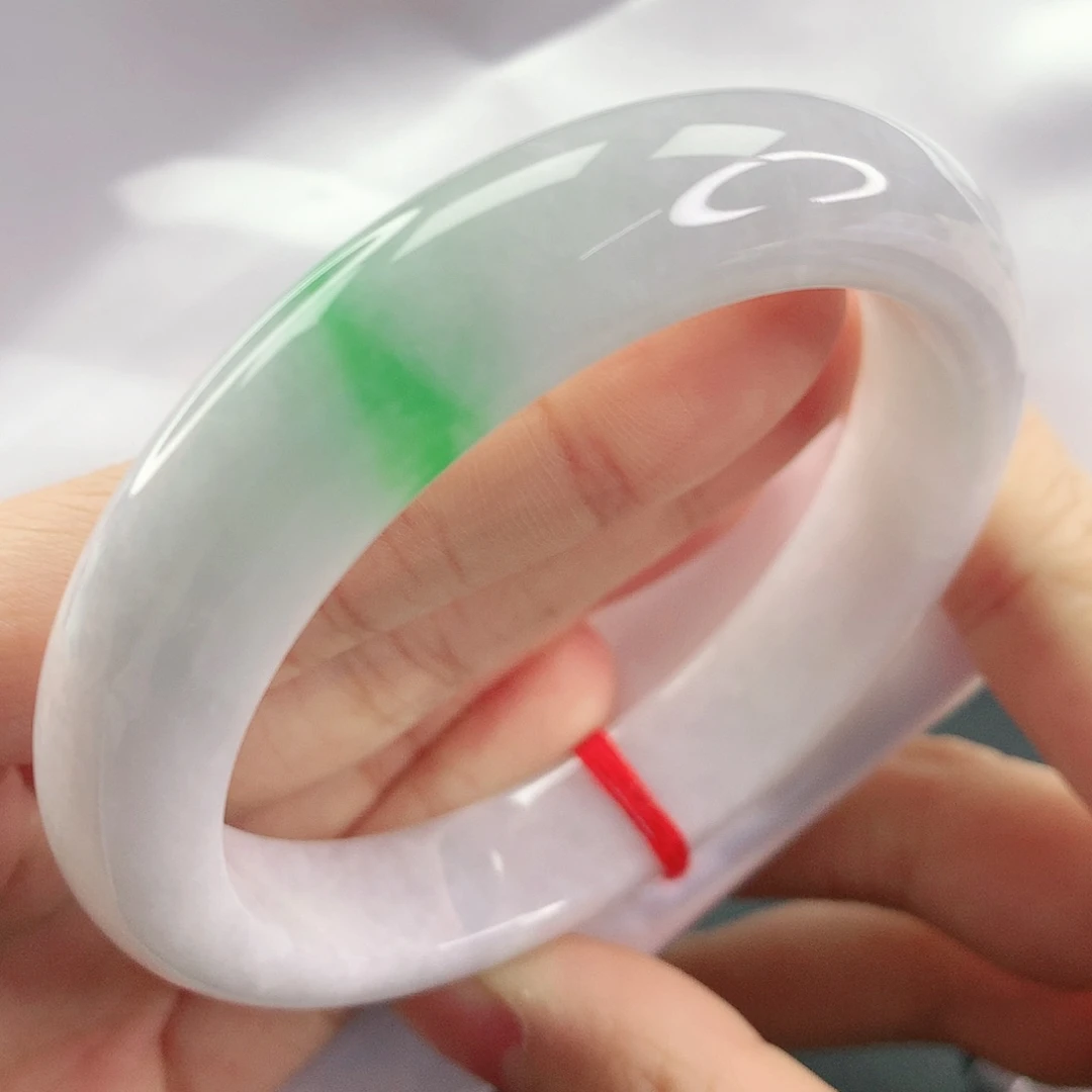 翡翠手镯未镶嵌，409