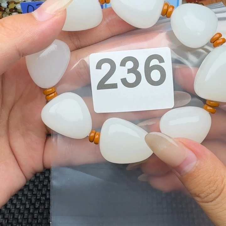 最***个和田玉未镶嵌珠宝半成品