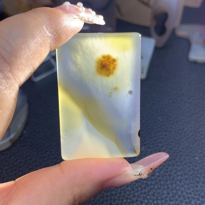 新***玛瑙/玉髓未镶嵌颈饰