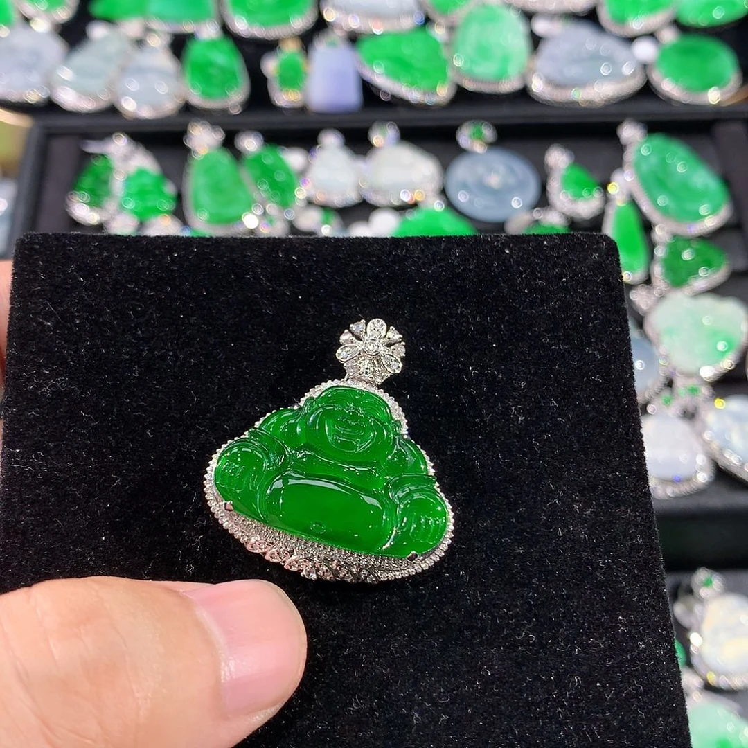 翡翠18K金镶嵌颈饰