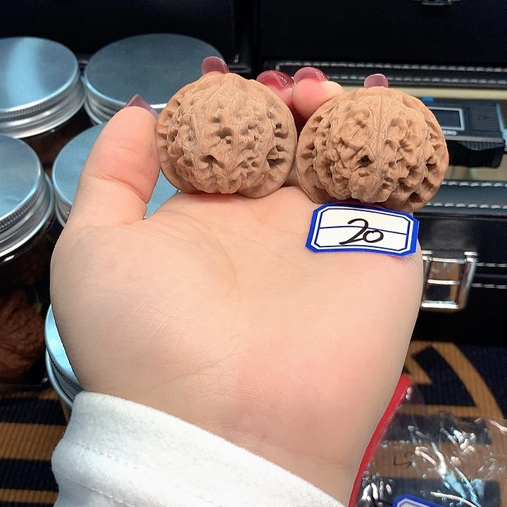 木质类桃心宫灯42尺寸