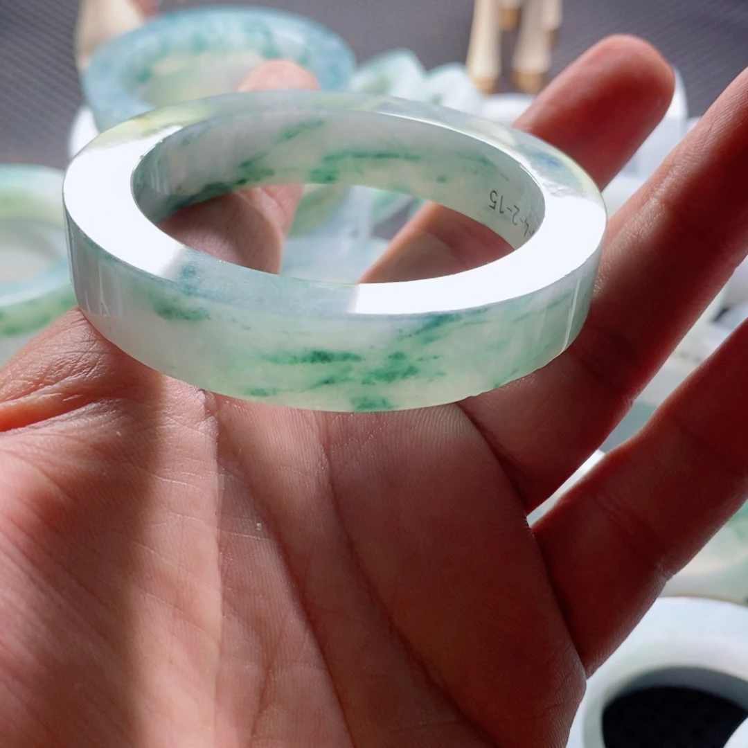 定制翡翠a未镶嵌财****?