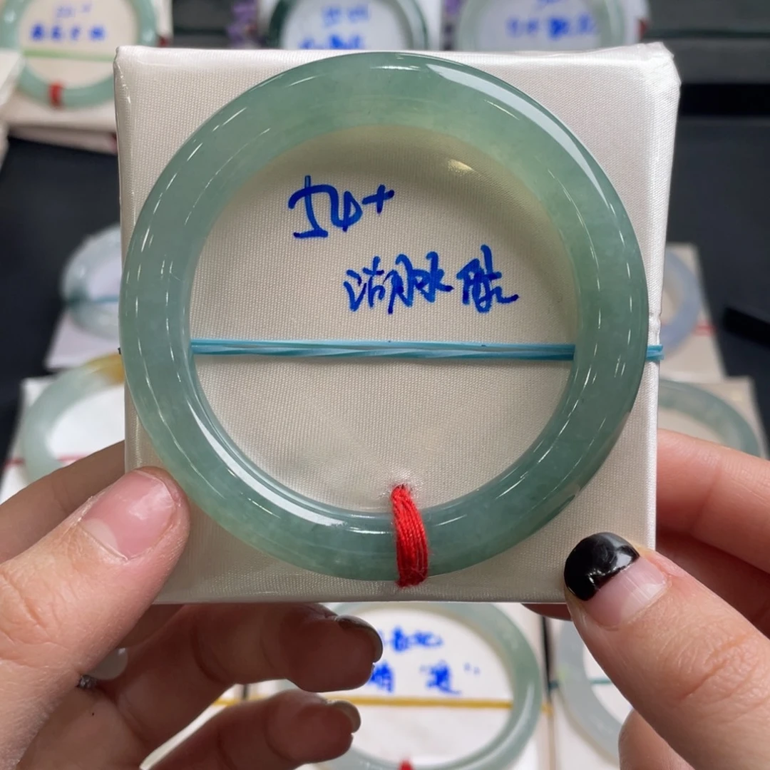 翡翠未镶嵌手镯翡翠手镯
