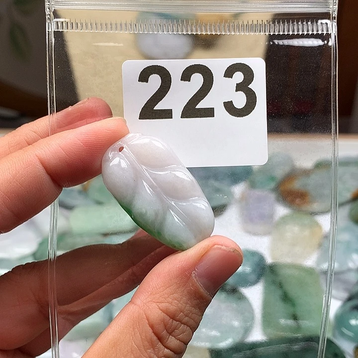 翡翠颈饰未镶嵌紫**主翡翠