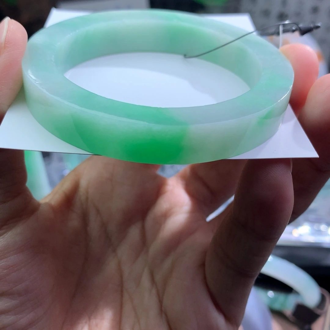 未镶嵌翡翠手镯定制翡翠