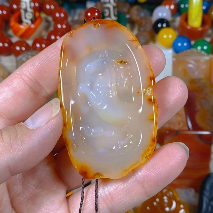 玛瑙/玉髓颈饰未镶嵌见*了