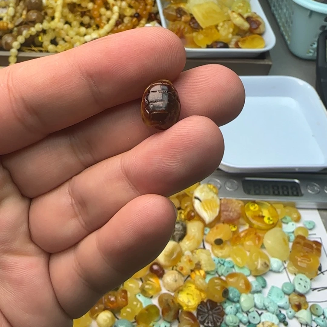 琥珀未镶嵌裸石0.63克