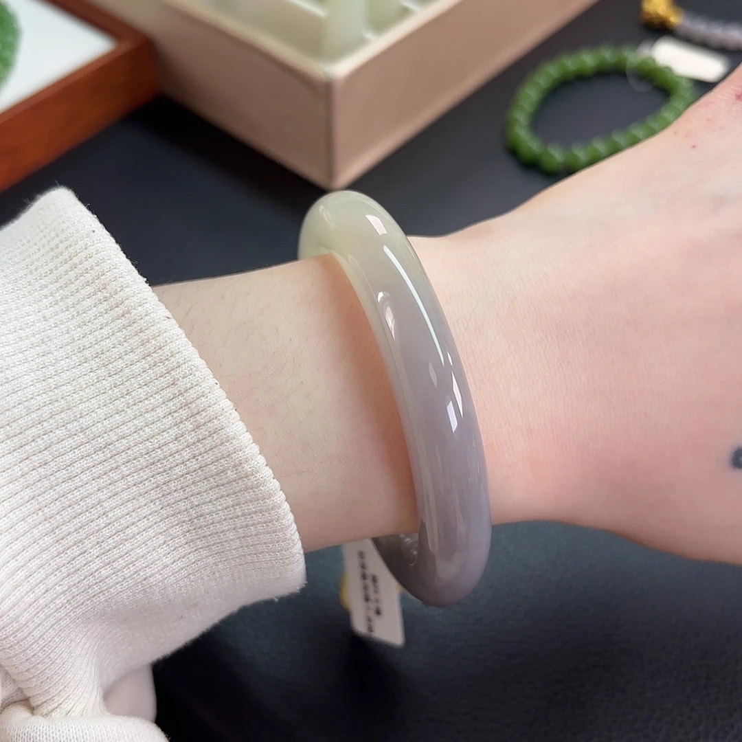 和田玉未镶嵌手镯【浓香芋紫 冰感好微猫】