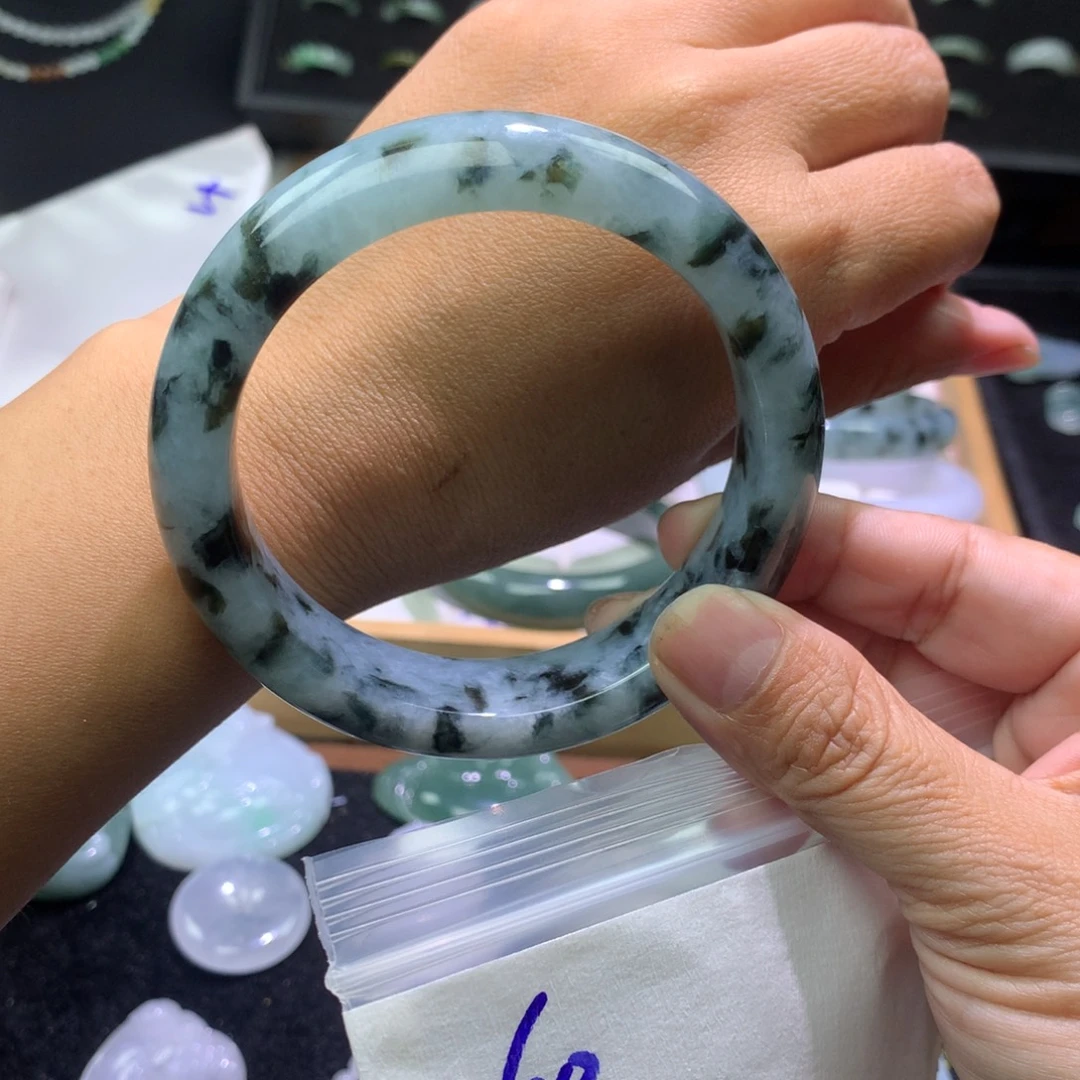 定制翡翠未镶嵌手镯69