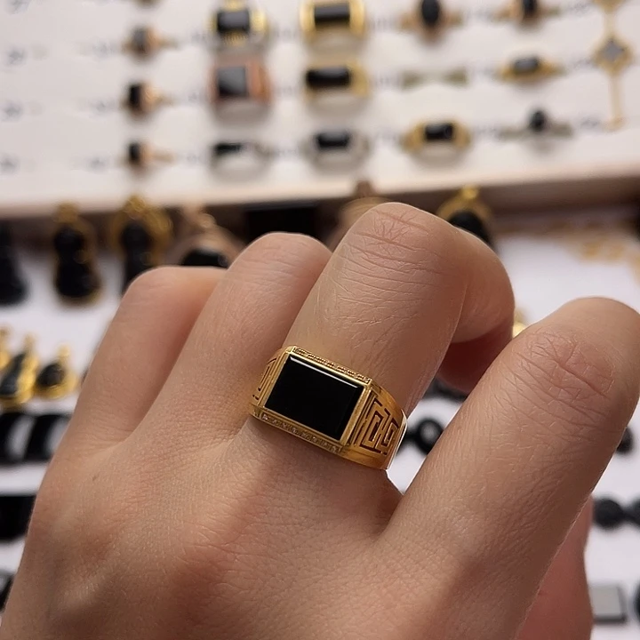 翡翠18K金镶嵌戒指翡翠