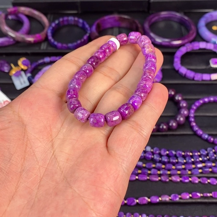 未镶嵌苏纪石（舒俱来）手链苯*儿