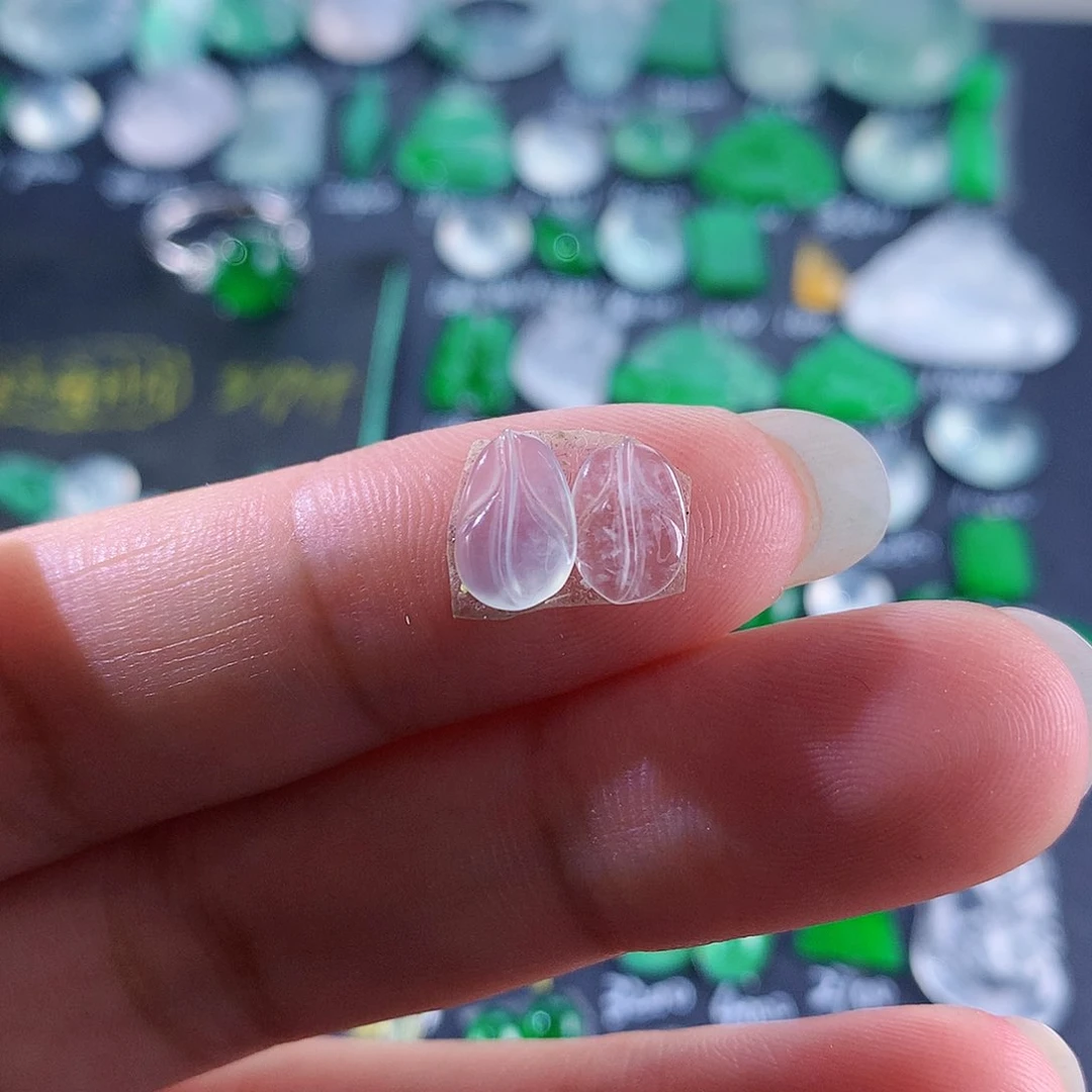 翡翠颈饰未镶嵌天然翡翠高冰叶子