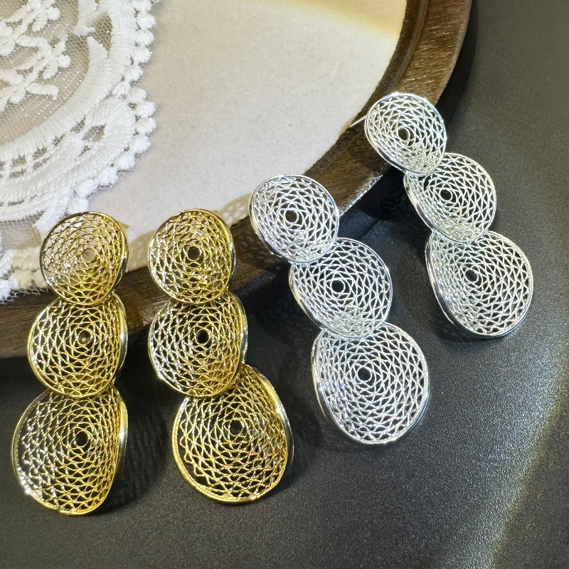 铜合金耳饰 ins风镂空圆盘流苏耳钉女个性高级感气质冷淡风耳环