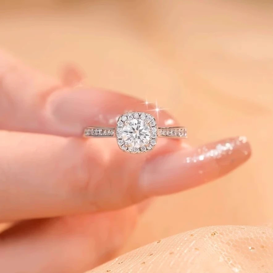 足银莫桑石戒指 一克拉莫桑石钻戒纯银镀18K铂金戒指送女友