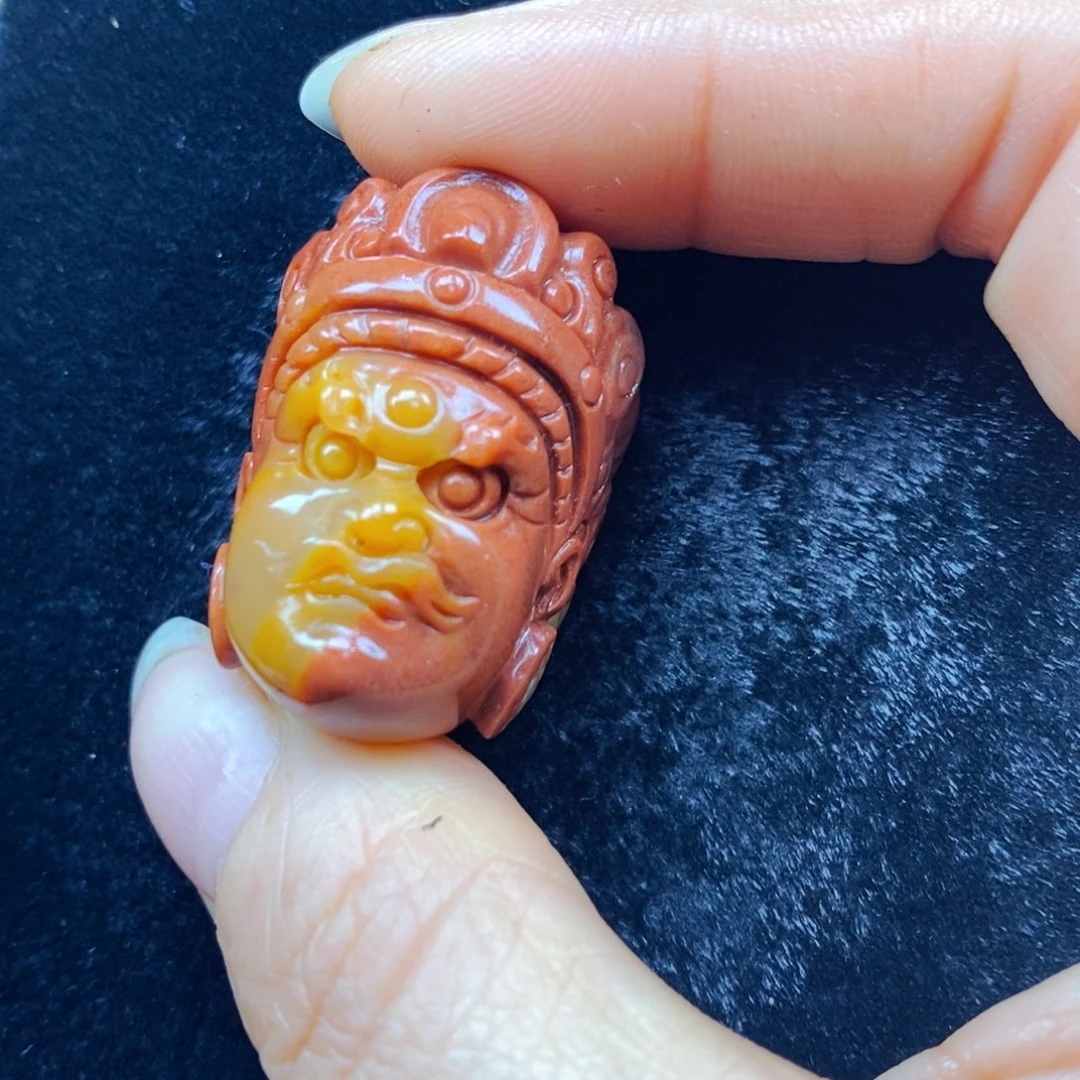 未镶嵌石英质玉（黄龙玉）颈饰