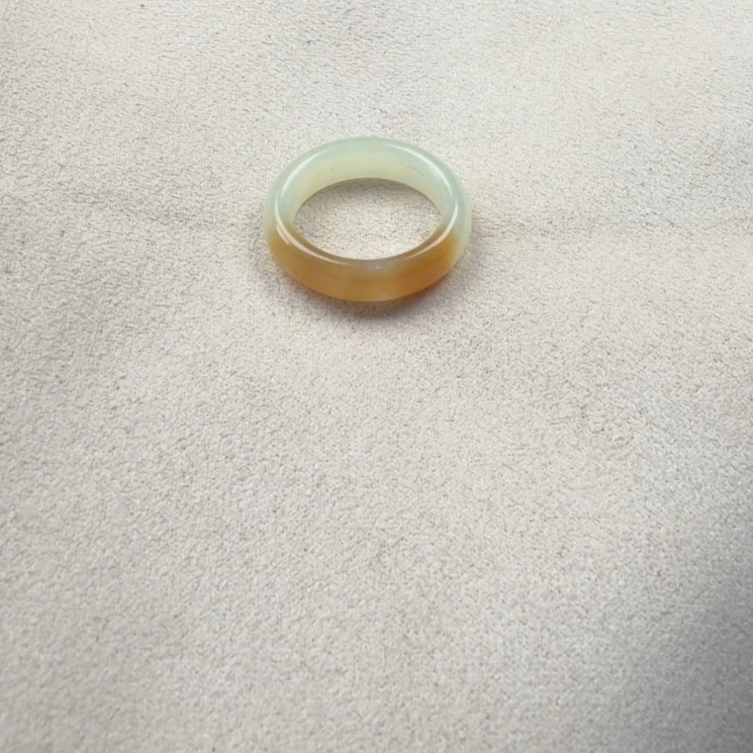 茶***子岫岩老玉（透闪石质玉）未镶嵌戒指