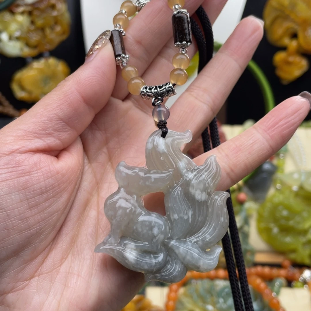 未镶嵌蛇纹石玉颈饰
