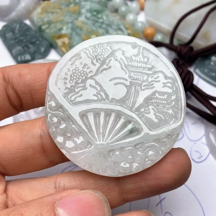 翡翠颈饰未镶嵌翡翠