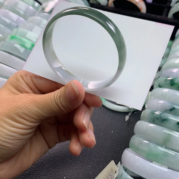 翡翠未镶嵌手镯公主53+