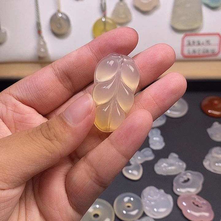 未镶嵌颈饰玛瑙/玉髓