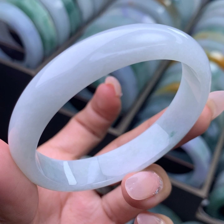 翡翠未镶嵌挂件贵妃55