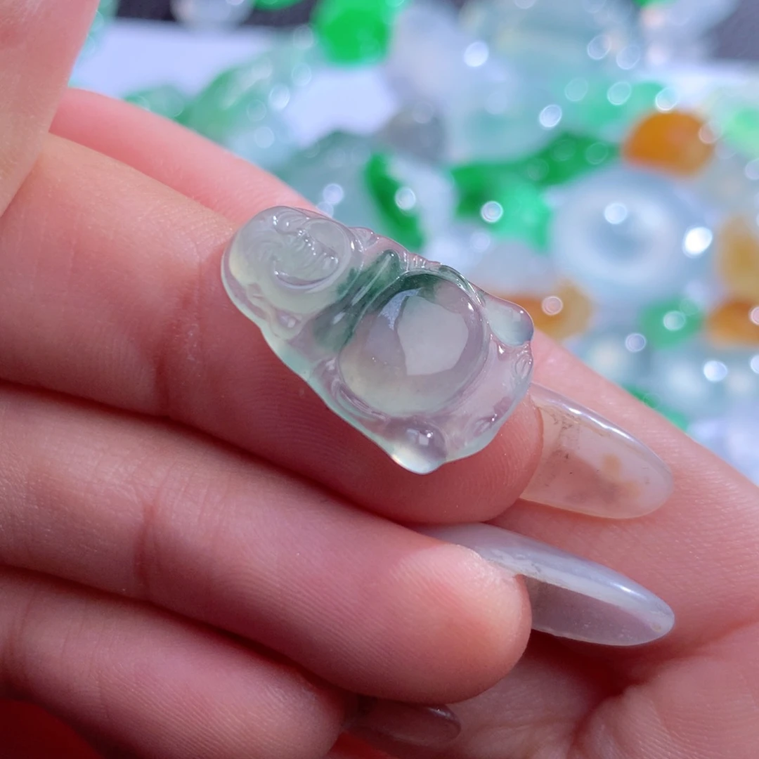 翡翠未镶嵌颈饰缅甸