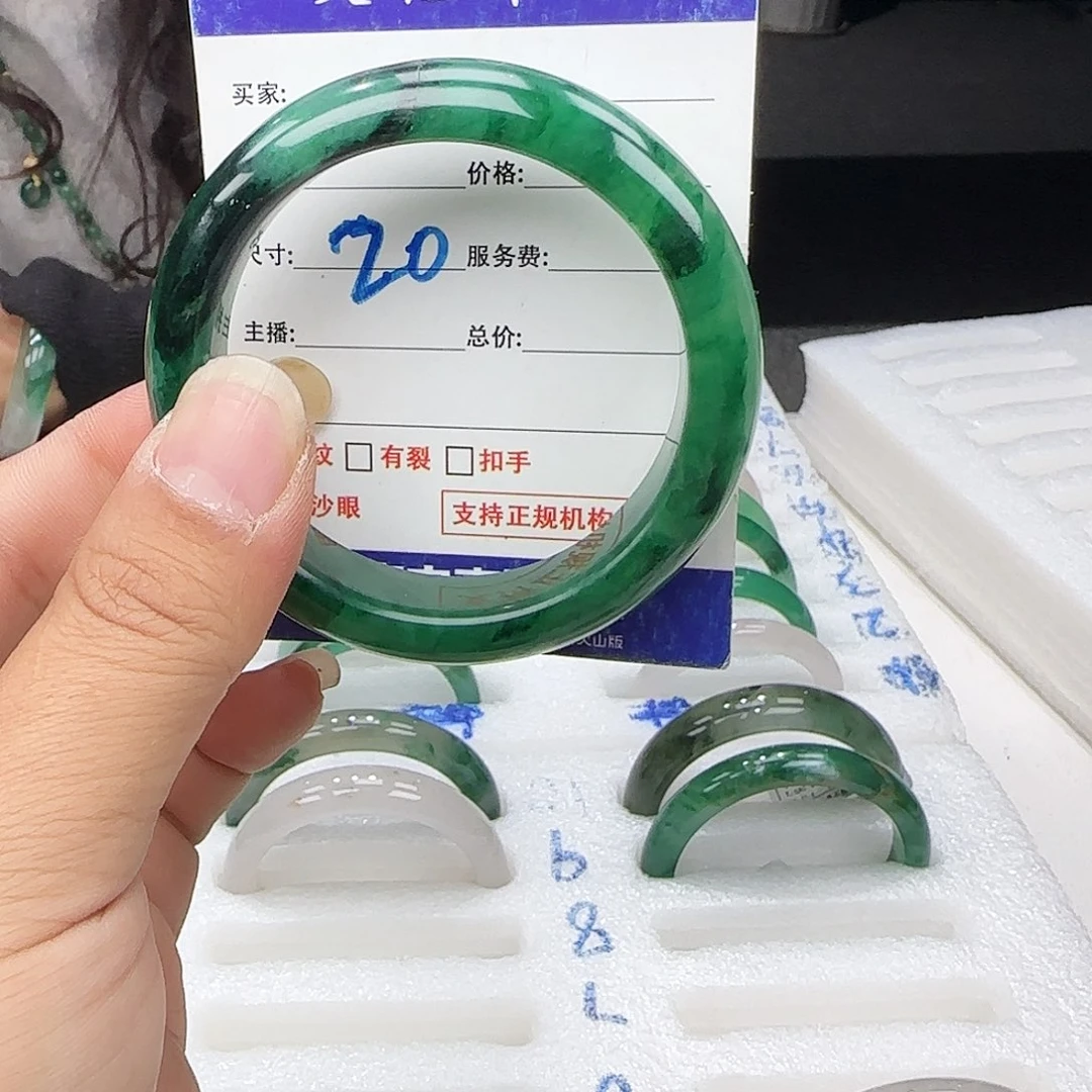 石英质玉未镶嵌多样性发其一