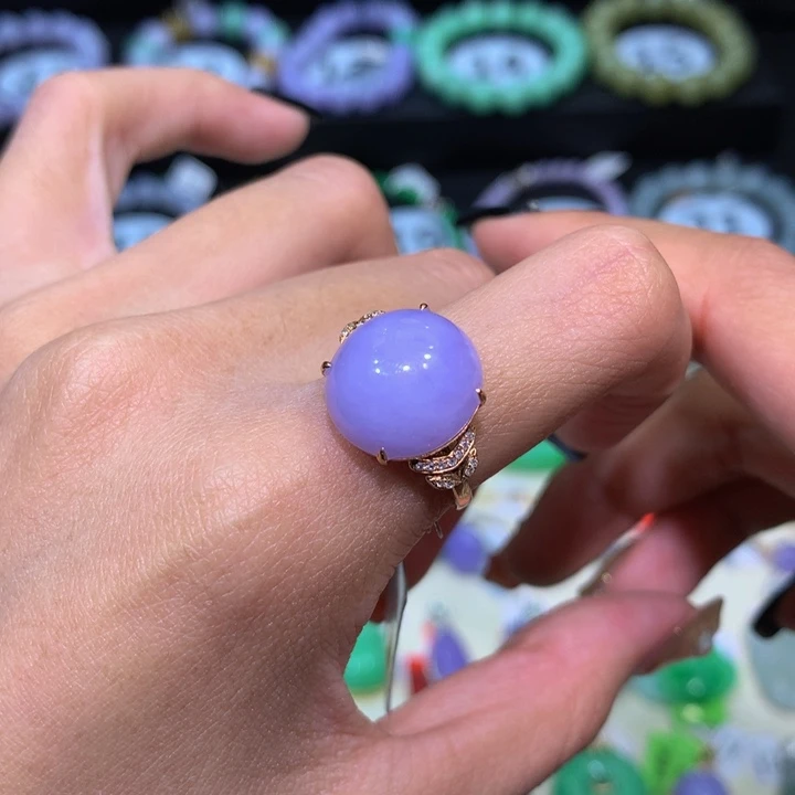 翡翠18K金镶嵌颈饰翡翠