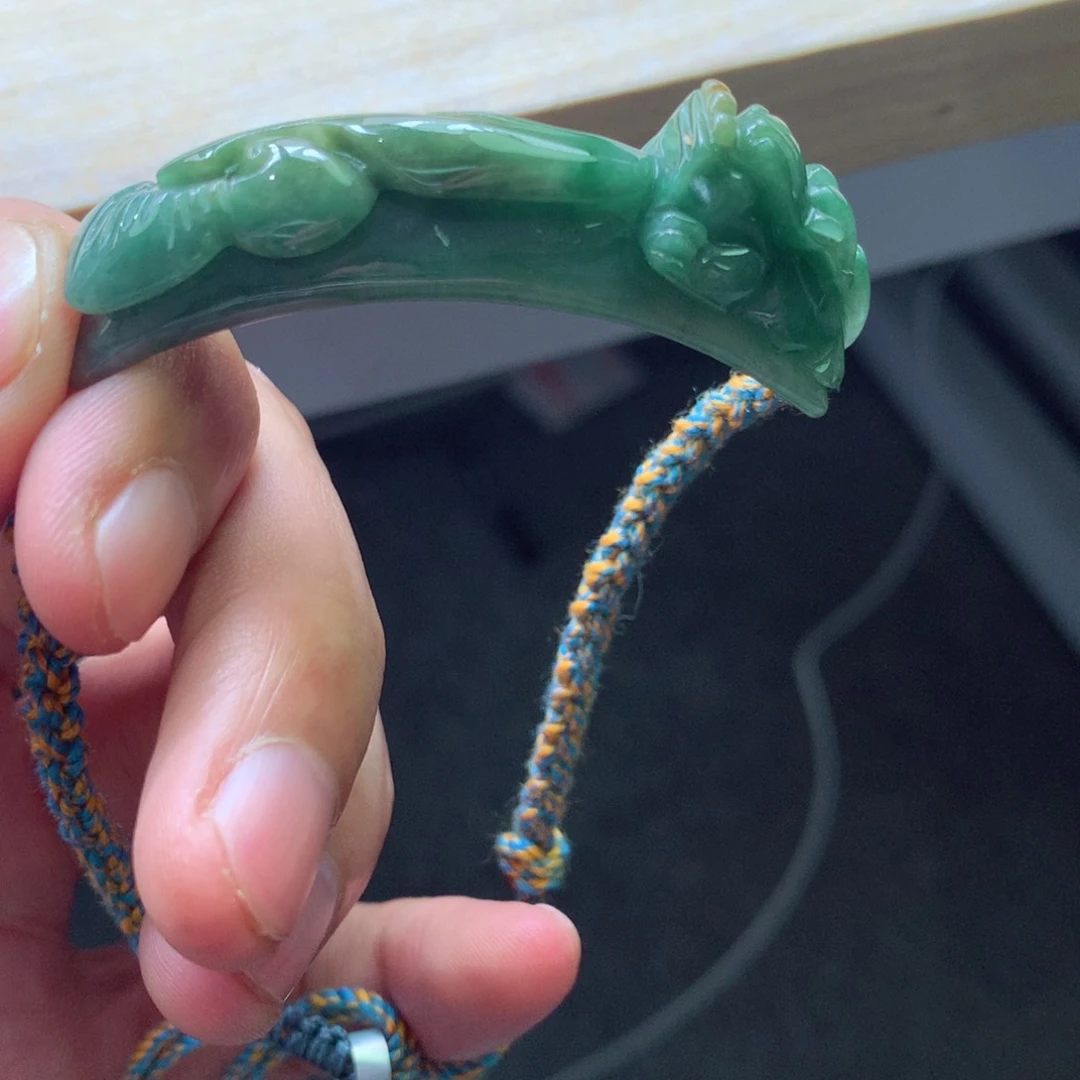 翡翠颈饰未镶嵌吊坠