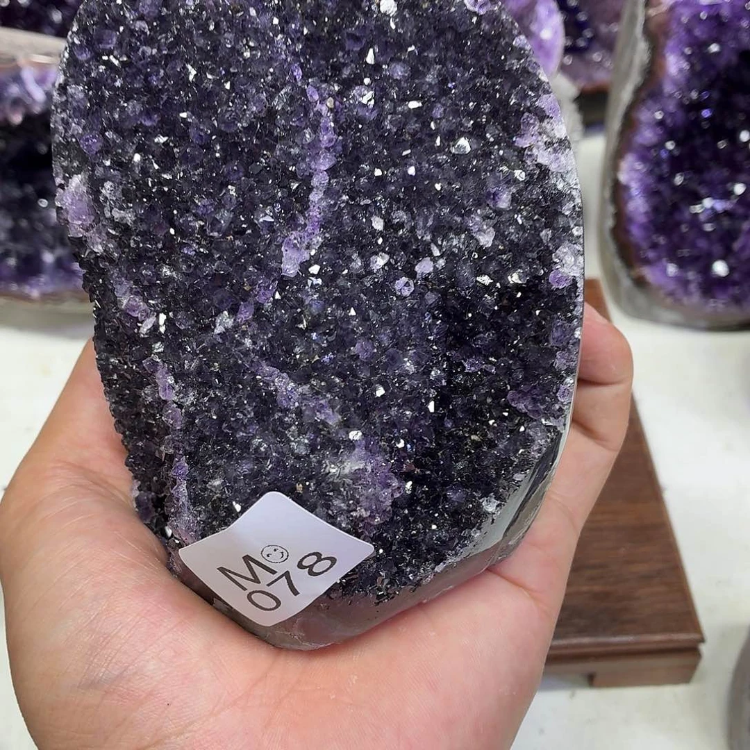 未镶嵌水晶大型摆件（非配饰）