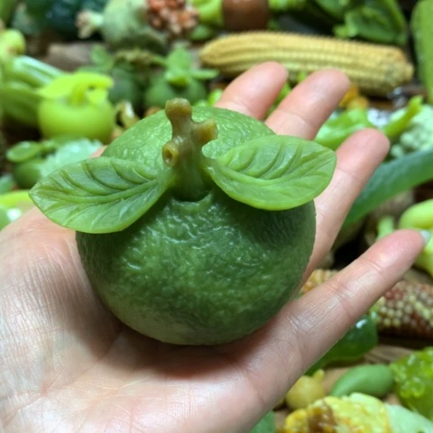 蛇纹石玉摆件未镶嵌力*石