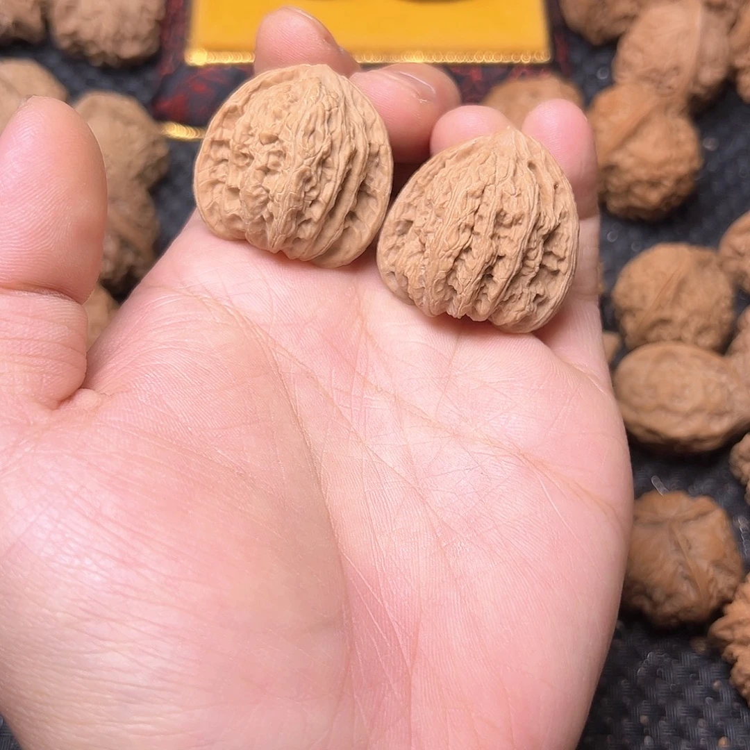 文玩核桃吊坠密纹