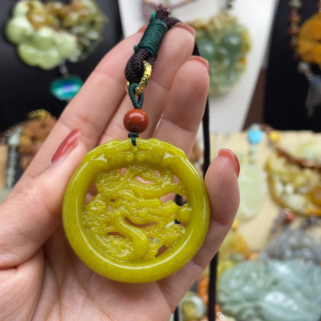 未镶嵌蛇纹石玉颈饰