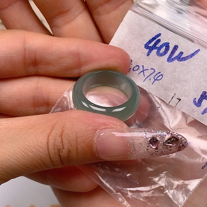 翡翠戒圈未镶嵌翡翠戒指