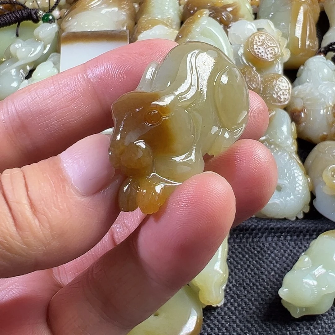 和田玉未镶嵌吊坠(不含链)