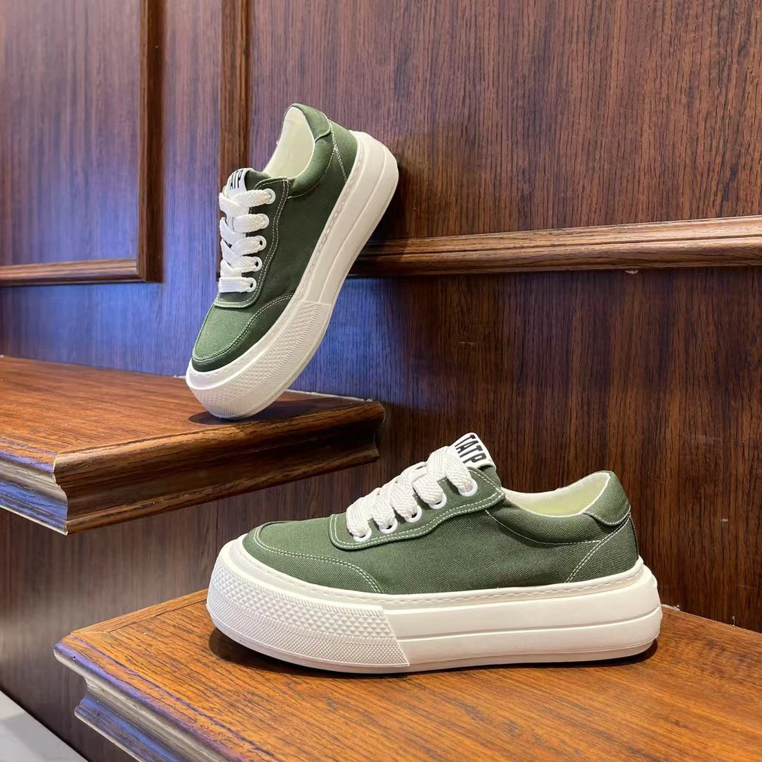 男鞋2025春季新款纯色素面厚底休闲鞋百搭时尚圆头低帮系带帆布鞋