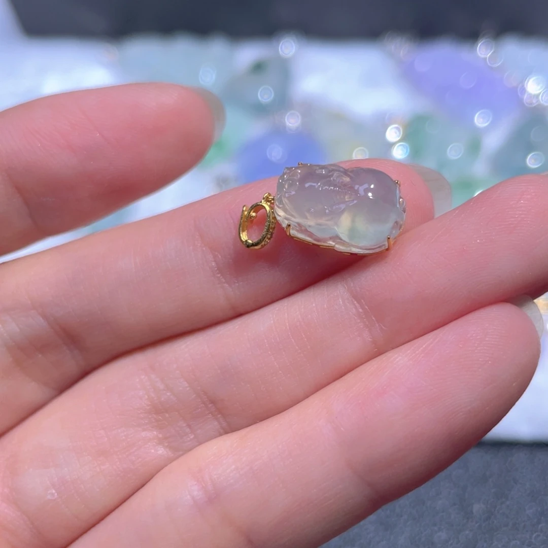 翡翠18K金镶嵌颈饰翡翠