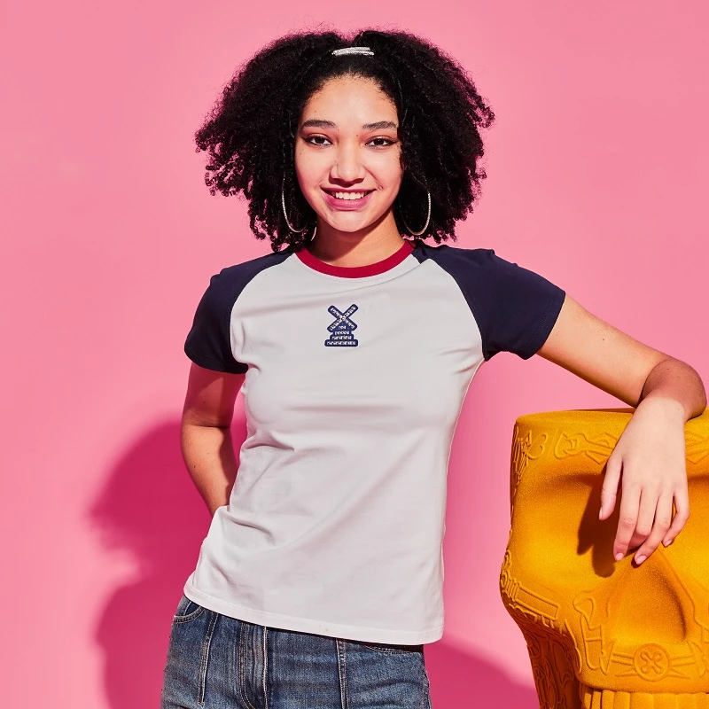 TCH服饰店-潮牌蓝白拼接修身版女士撞色系时尚圆领短袖S69C106041