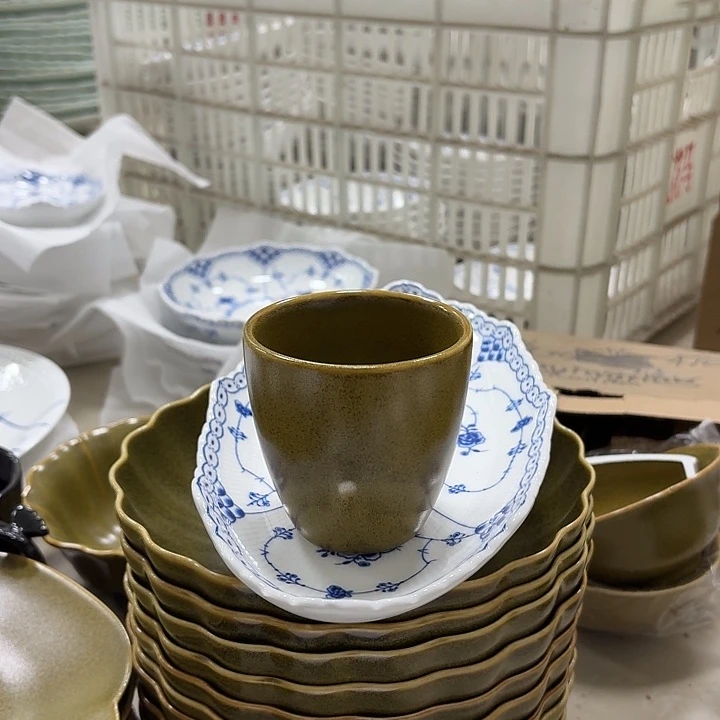 茶叶末杯子。
