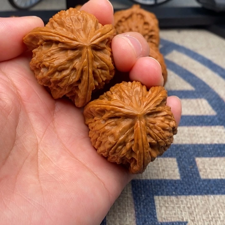 吊坠文玩核桃牛***游三棱