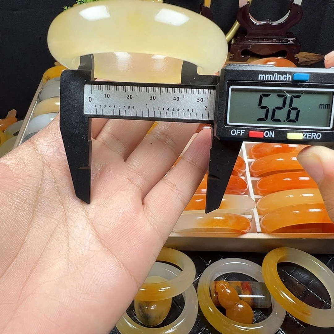 石英质玉（黄龙玉）未镶嵌手镯