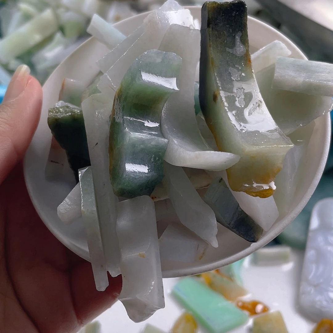 颈饰未镶嵌翡翠A