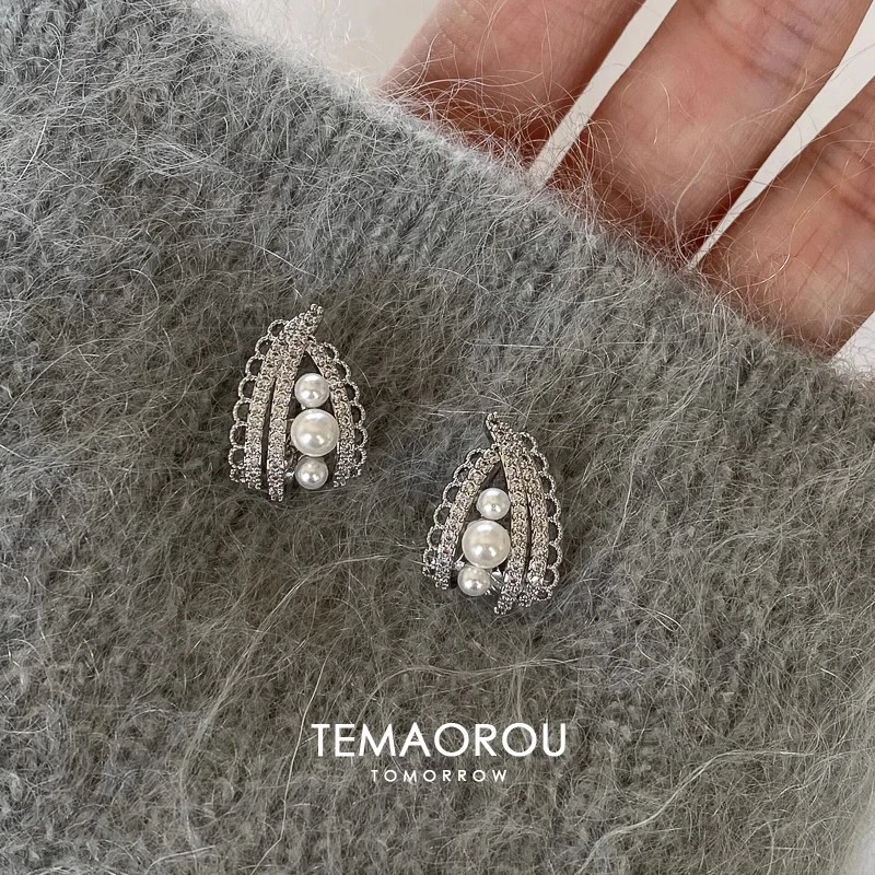 钛钢耳饰 镶钻银色珠珠耳环独特耳钉小众夸张耳饰女款轻奢高级感