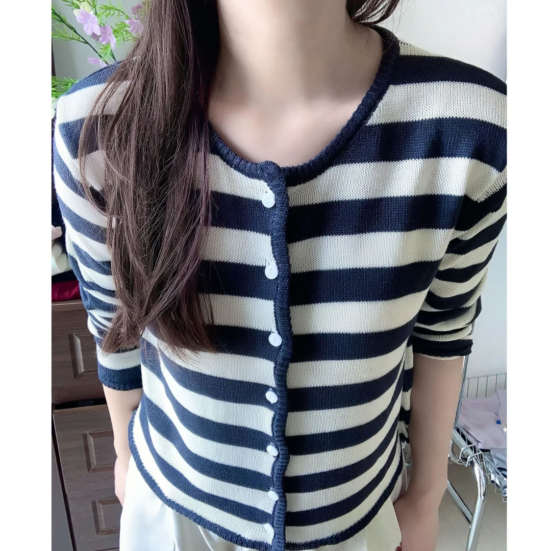 小乙XIAOYI 撞色开衫条纹拼接夏季设计感毛针织衫