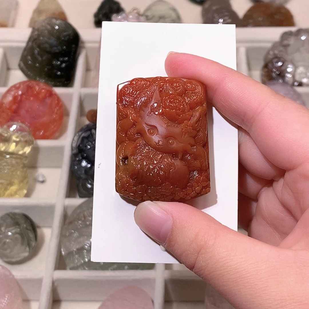 颈饰未镶嵌水晶红兔毛