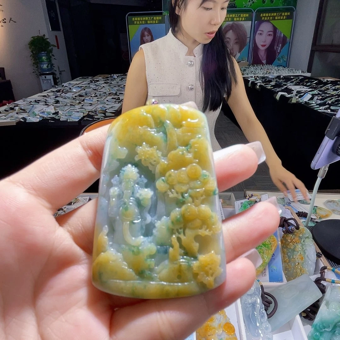 颈饰未镶嵌翡翠一个