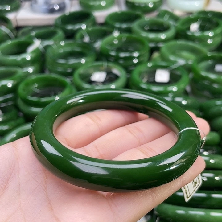 未镶嵌手镯和田玉（碧玉）